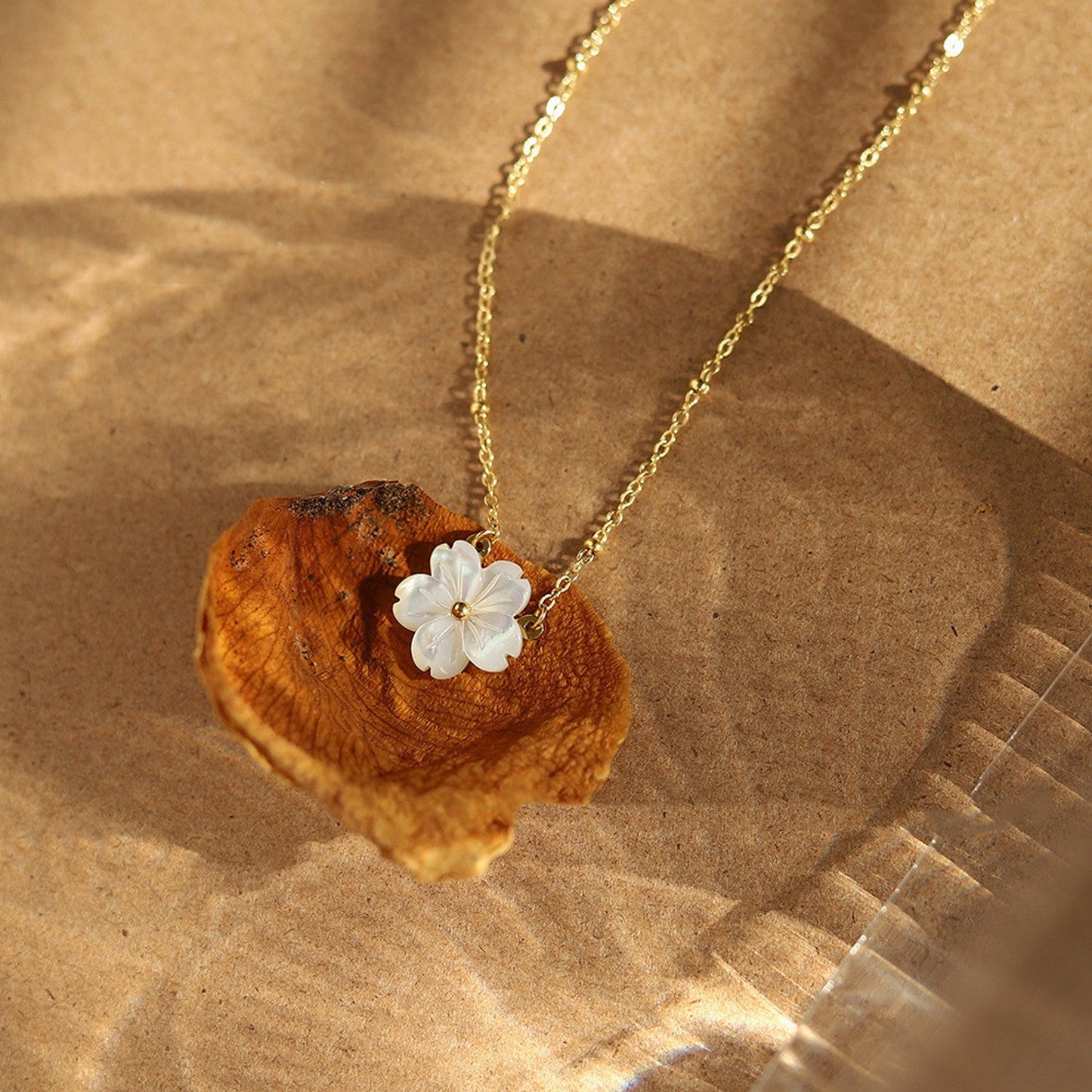 Halskette Blüte Gold KARMA