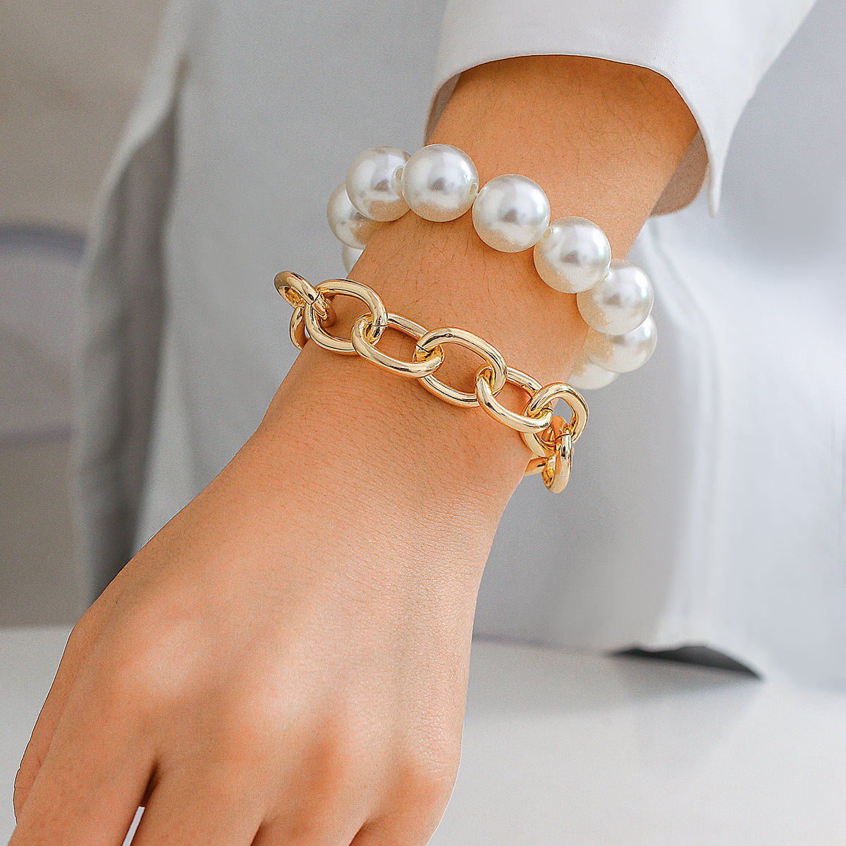 Armbandset Perlenarmband und Metallarmband Weiß Gold Karma