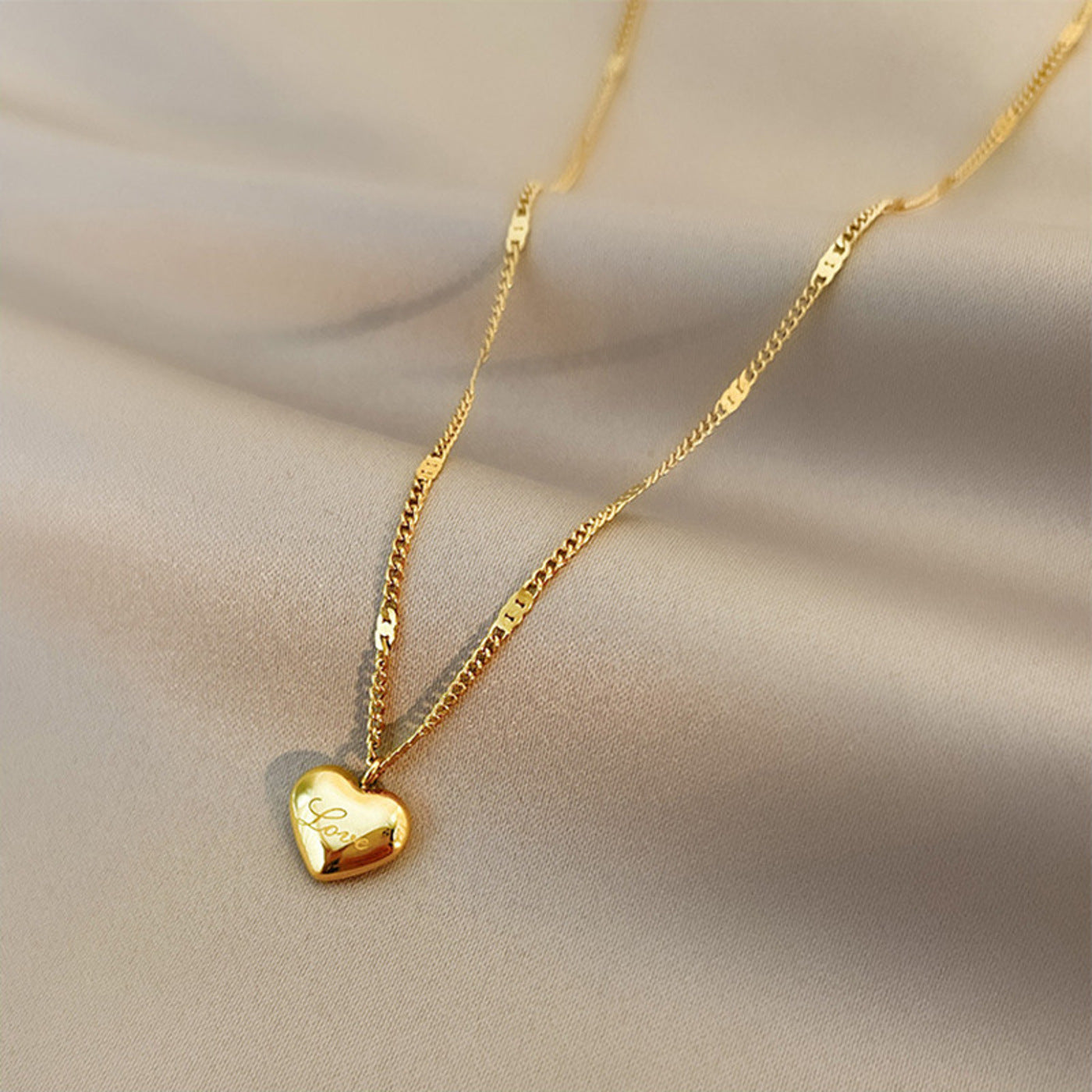 Halskette mit Herz Anhänger Gold KARMA