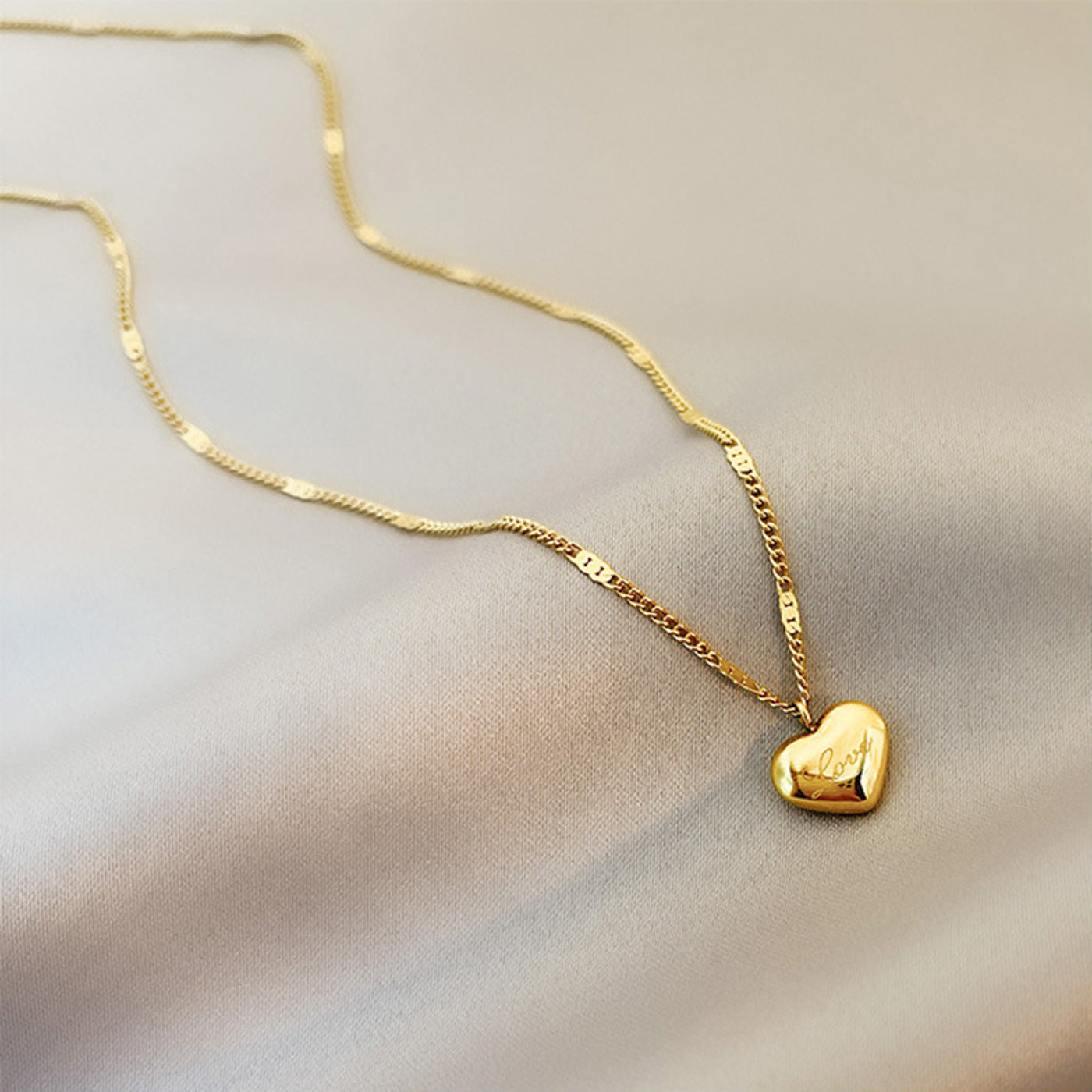 Halskette mit Herz Anhänger Gold KARMA