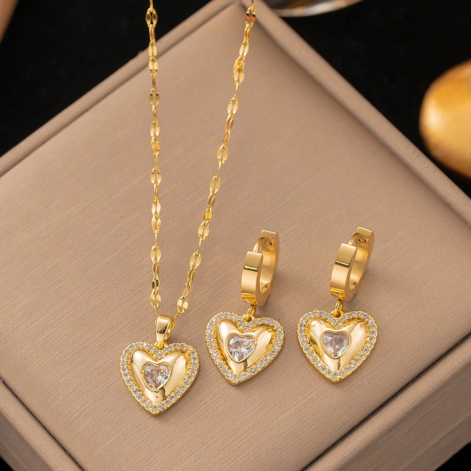 Schmuckset Herz Gold Halskette und Ohrringe Edelstahl Zirkone wasserfest hypoallergen rostfrei Karma