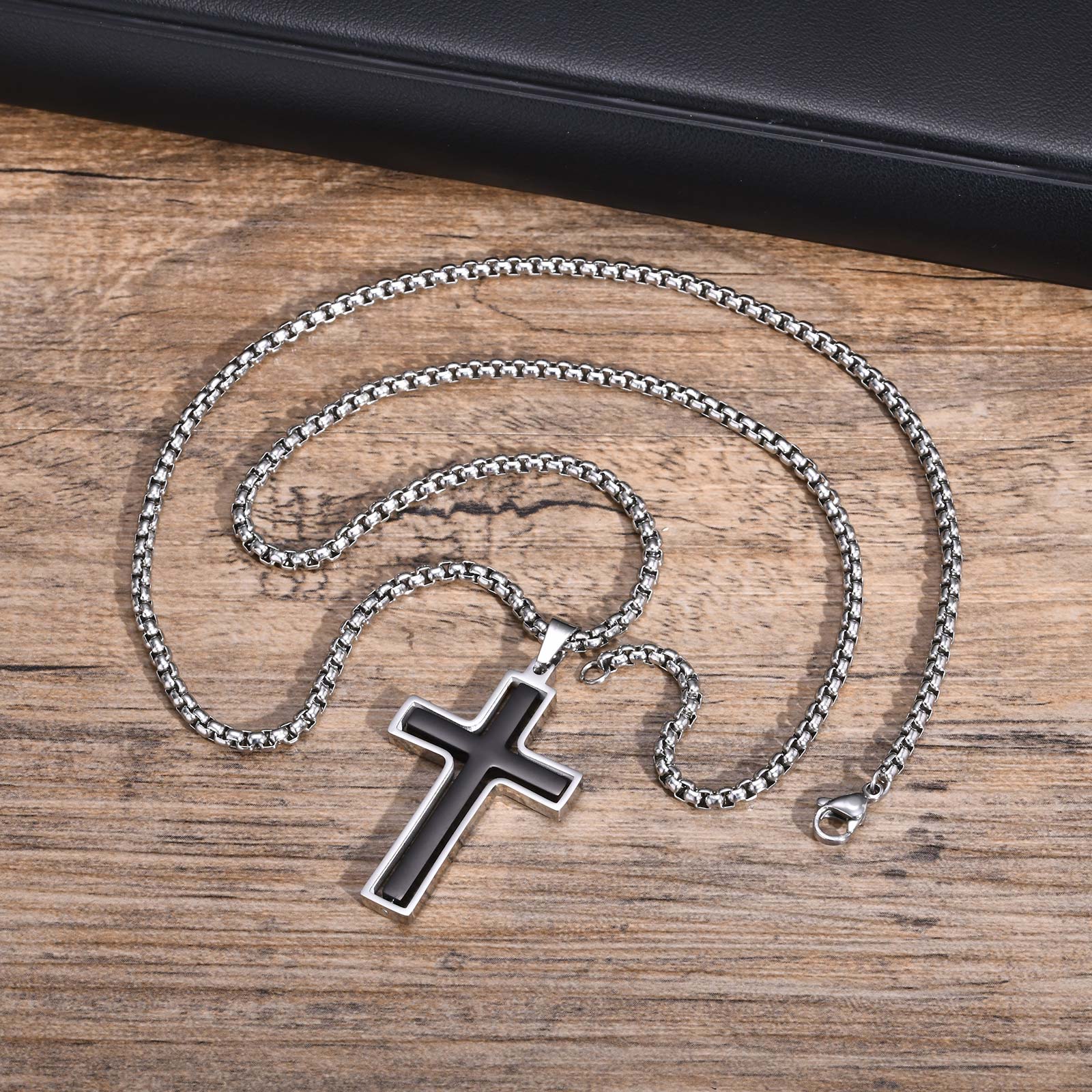 Herrenkette mit Anhänger Kreuz schwarz oder silber KARMA