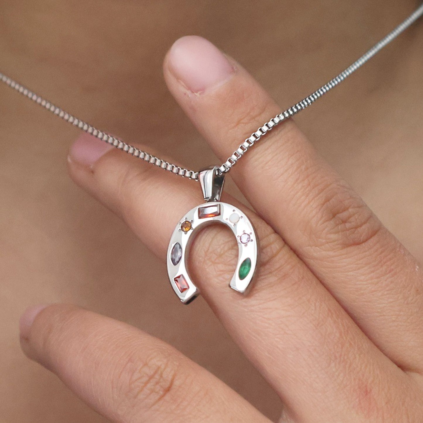 Halskette Hufeisen Silber Damen Edelstahl wasserfest hypoallergen Kette modern Karma