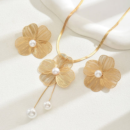 Schmuckset Blume Gold Halskette Ohrringe Statementkette modern Karma