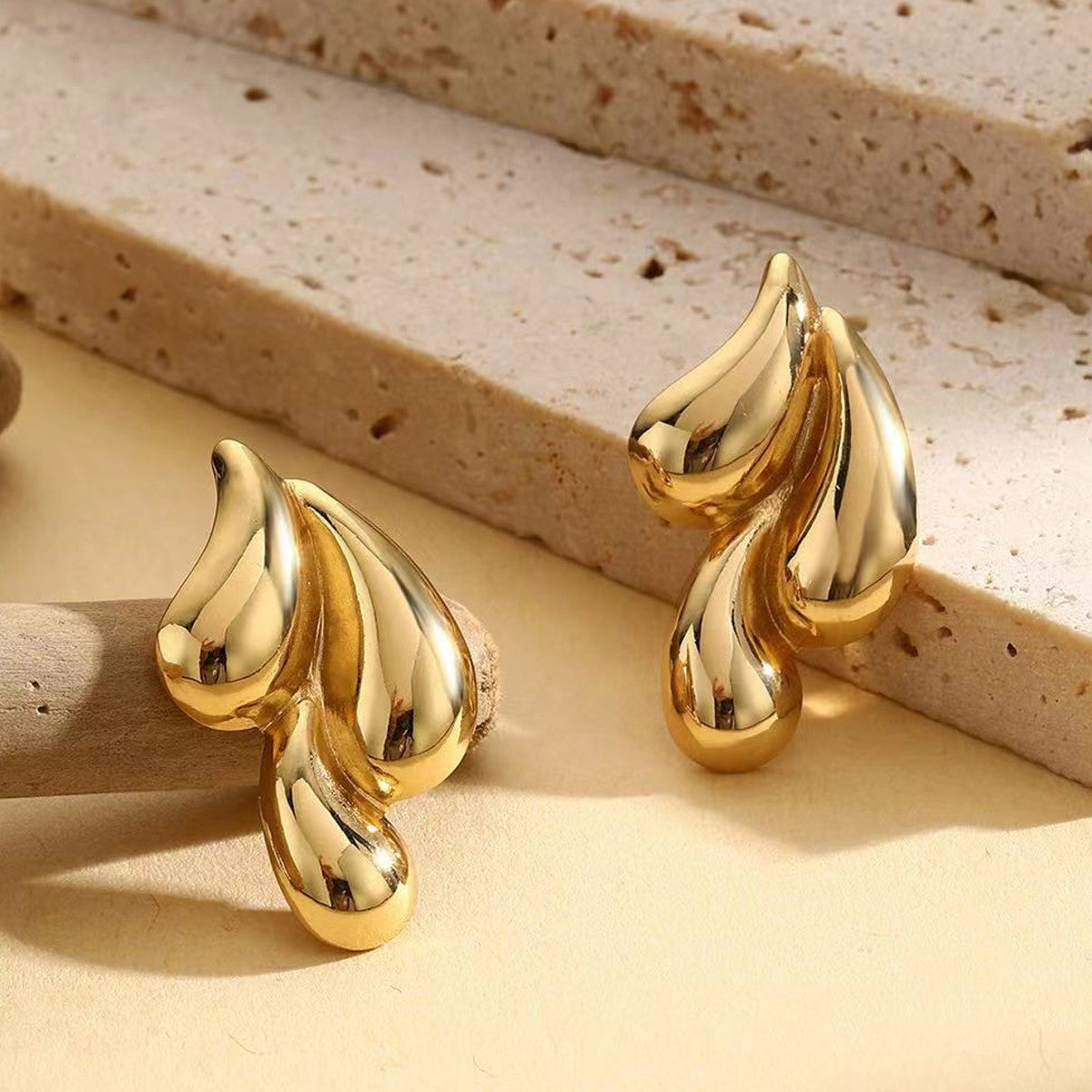 Ohrstecker Tropfennform Gold oder Silber Karma