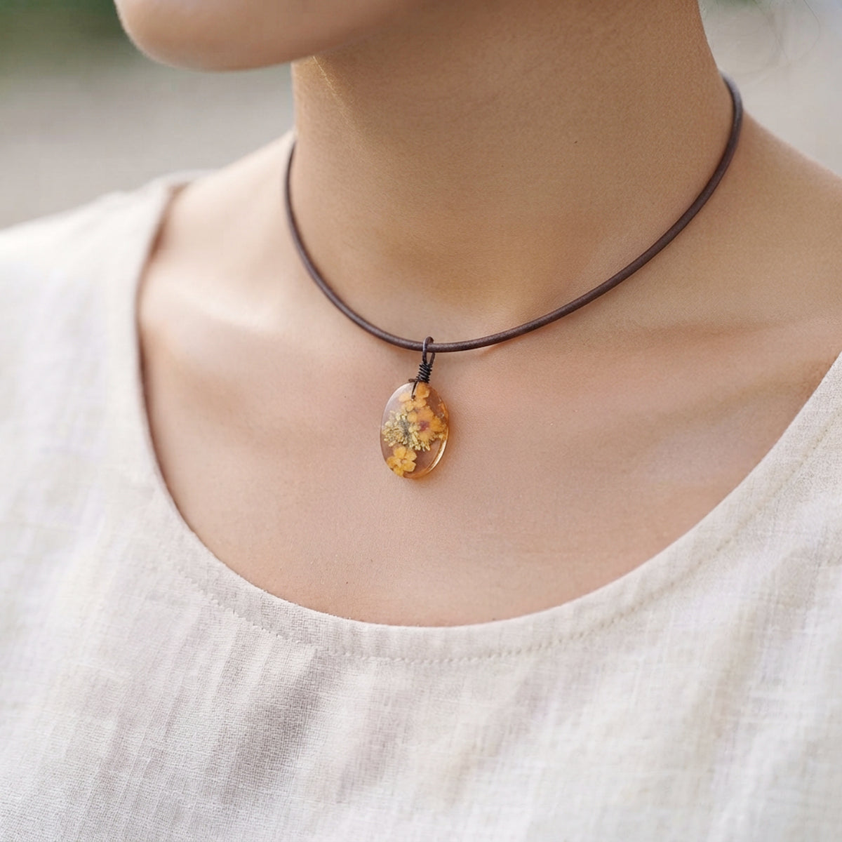Halskette Echte Trockenblumen Gelb Glas Lederband Blumenkette Kette modern Karma