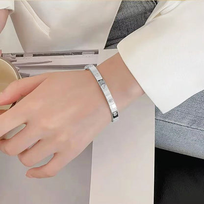 Damenarmreif in Silber aus Edelstahl Karma