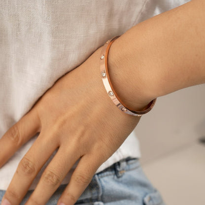 Armreif Kristalle Rosegold Edelstahl PVD beschichtet Zirkone wasserfest hypoallergen rostfrei Karma