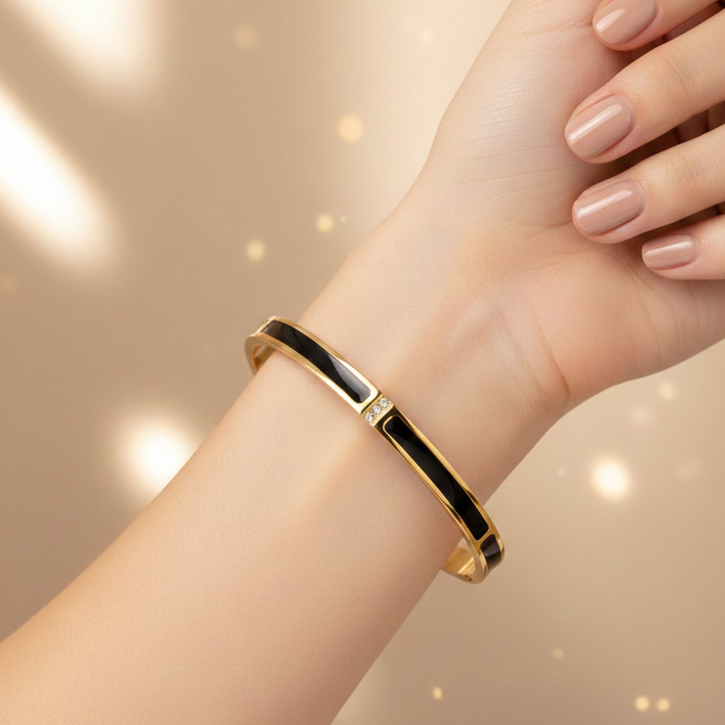 Armreif Gold Schwarz Edelstahl vergoldet Damenarmreif wasserfest hypoallergen Karma