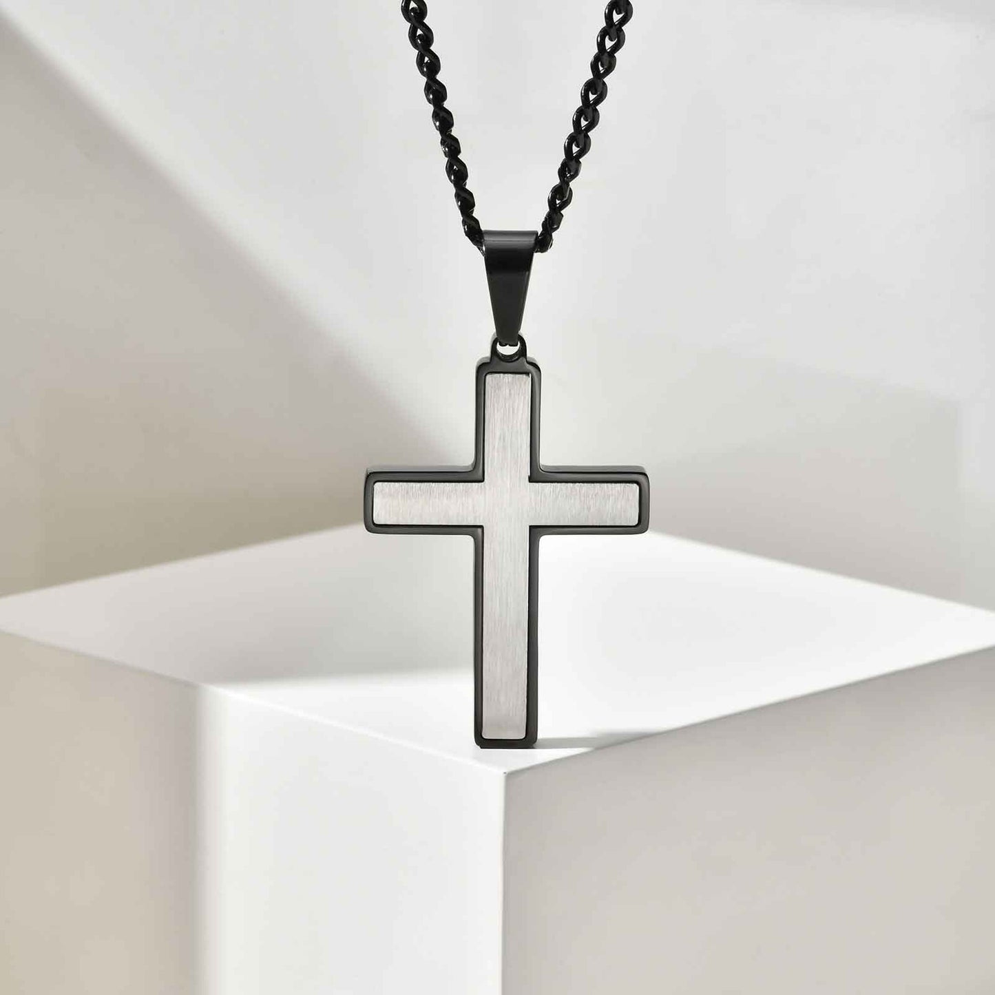 Halskette Herren Kreuz Silber Schwarz Edelstahl PVD beschichtet wasserfest hypoallergen