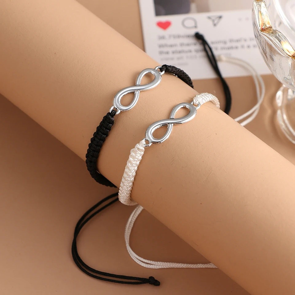 Partnerarmbänder Infinity Schwarz Weiß KARMA