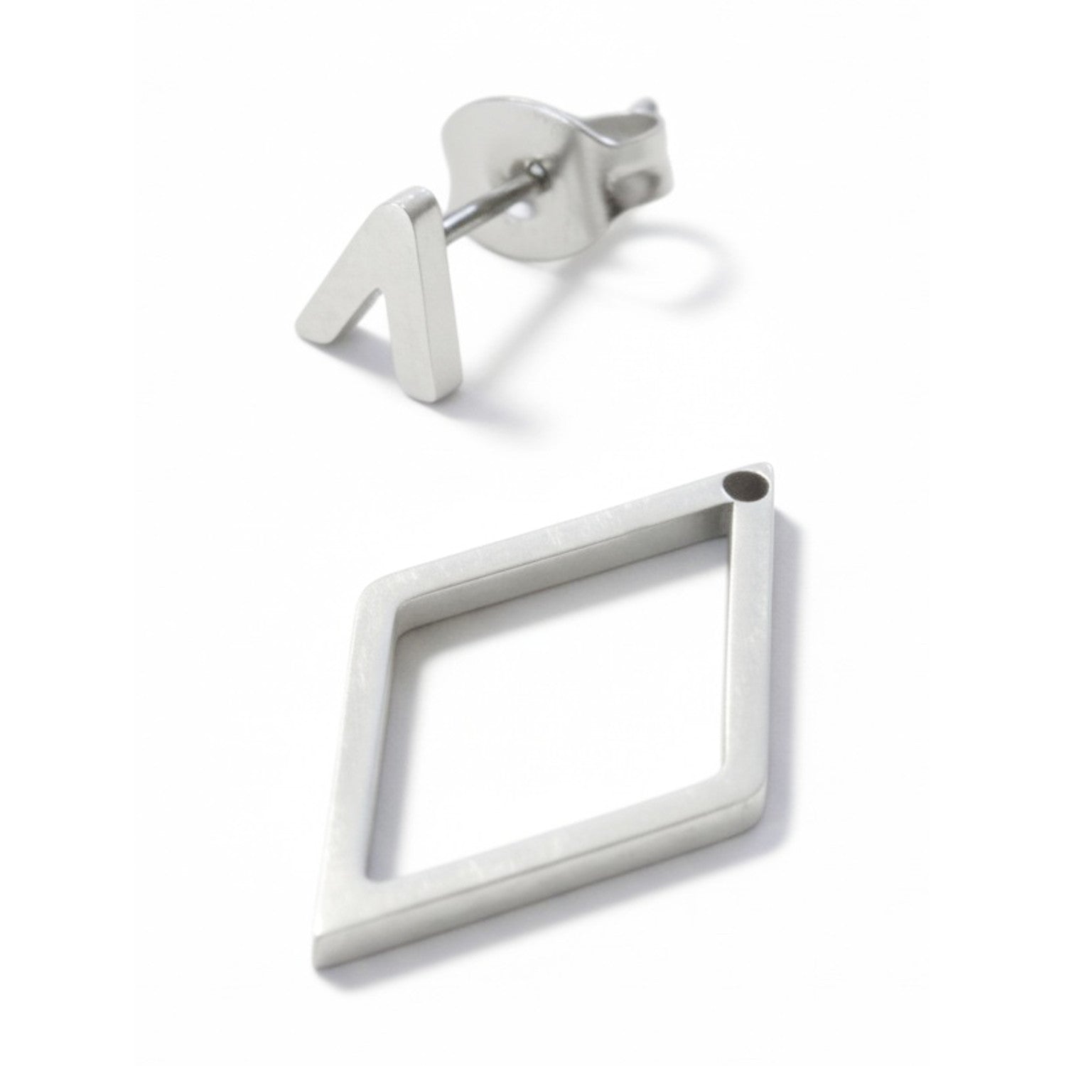 Ohrstecker Cut Out Silber Raute Edelstahl wasserfest hypoallergen Karma