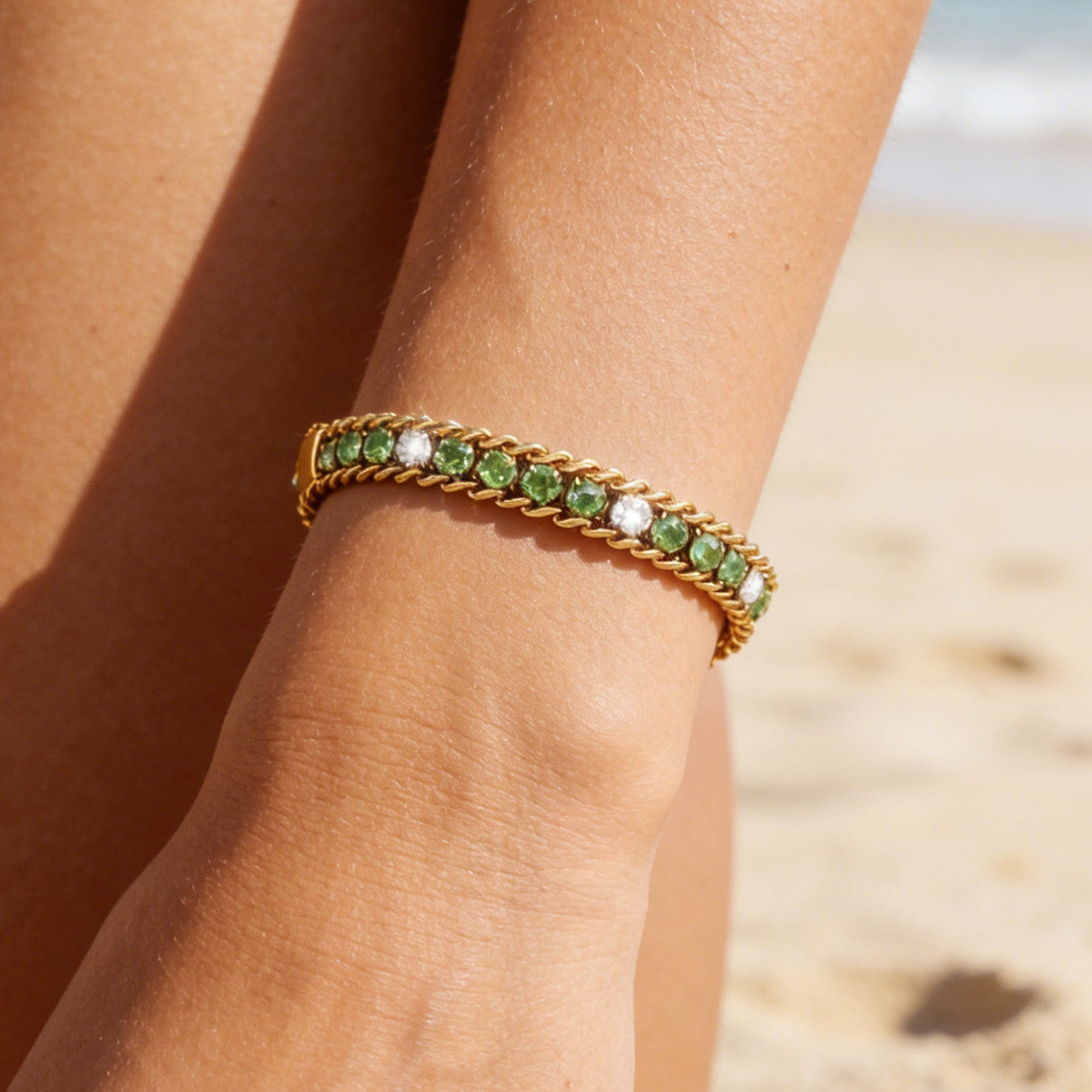 Damen Armband Gold Zirkone 17 cm Edelstahl wasserfest hypoallergen verstellbares Damenarmband Karma