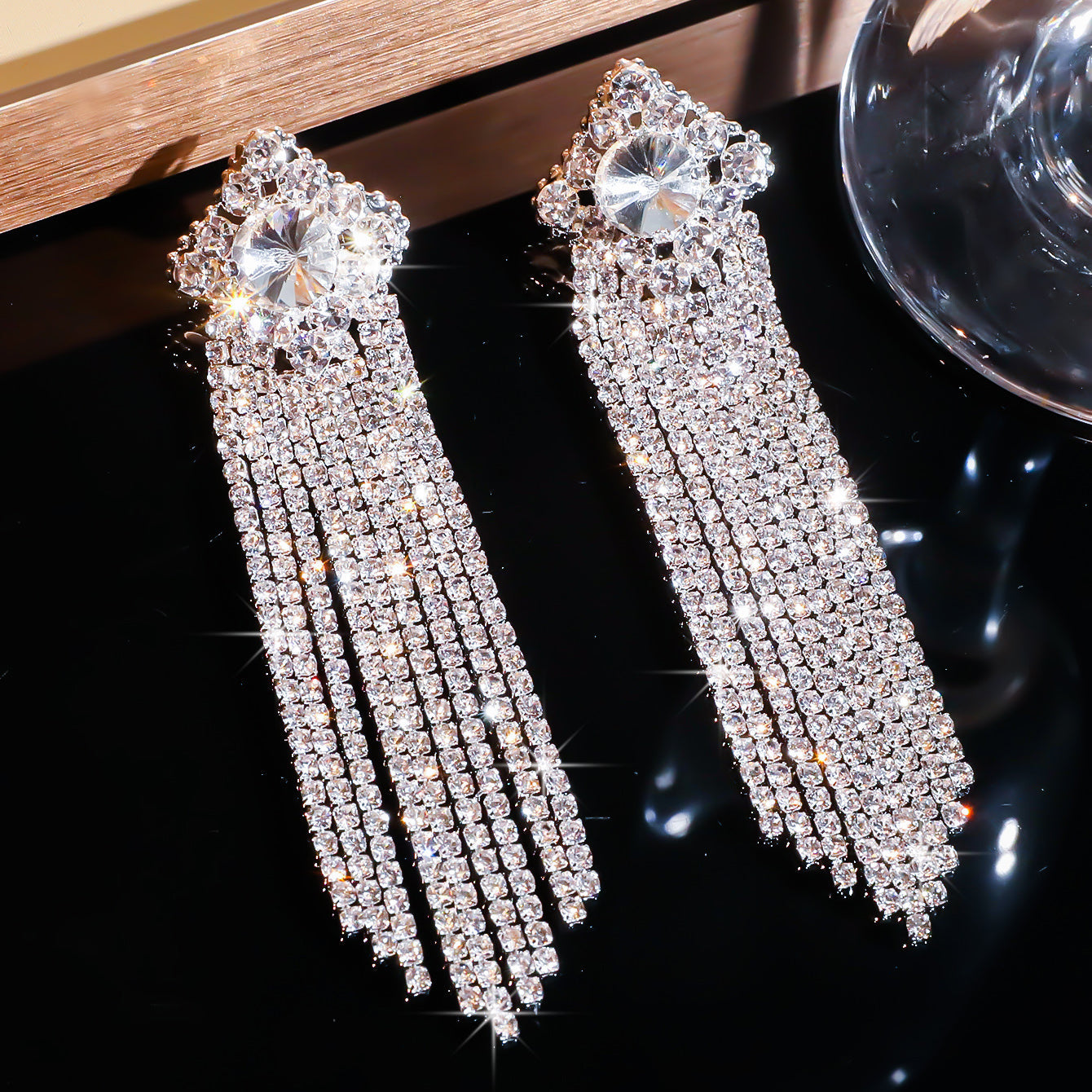 Strass Ohrringe lang Karma