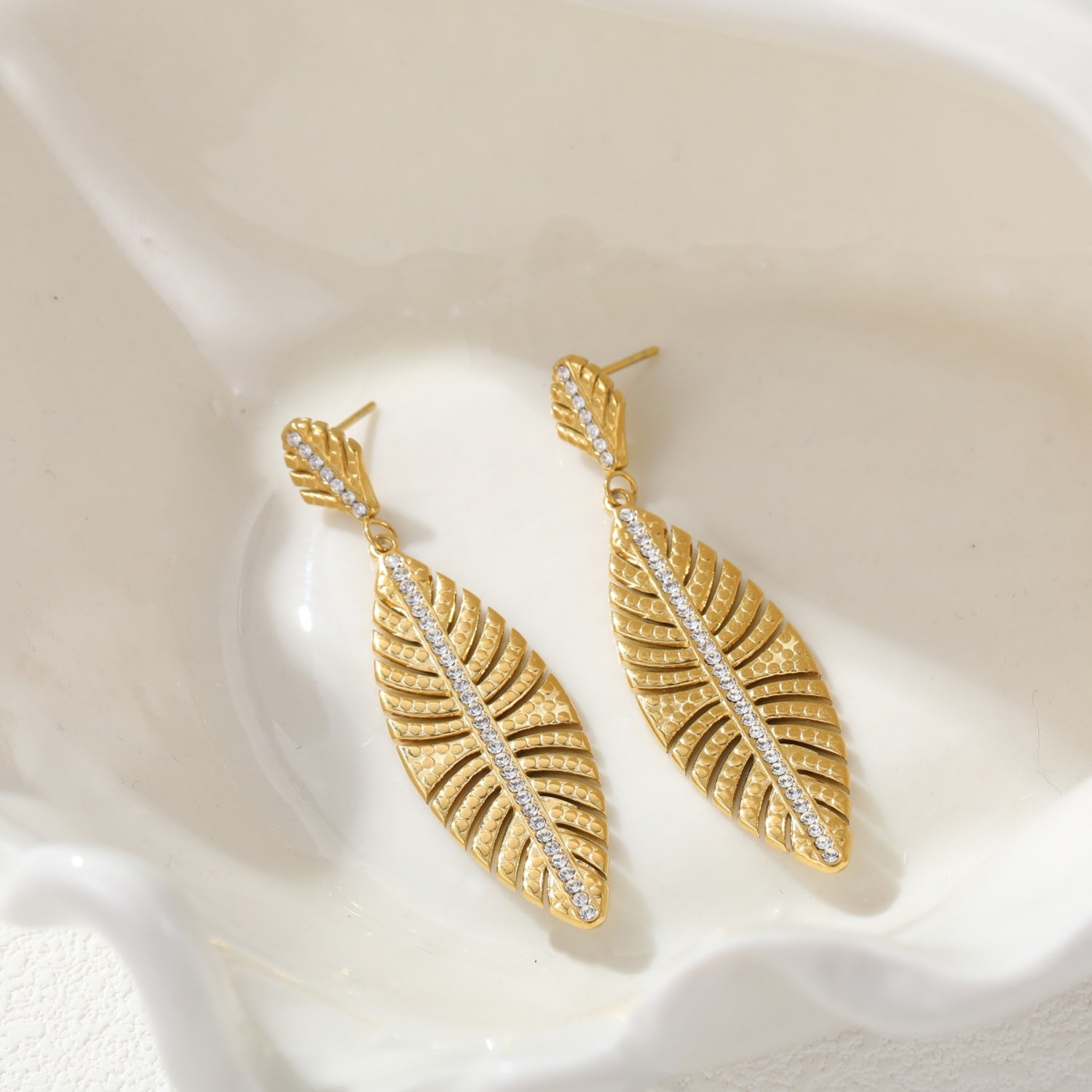 Ohrringe Blatt Damen Gold 5 cm Damen Ohrschmuck Edelstahl vergoldet Kristalle wasserfest rostfrei hypoallergen Lieferung in Schmuckbox Karma