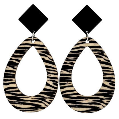 XL Statement Ohrringe Zebra Weiß 7,5 cm modern Holz Metall Damen Ohrstecker Damenohrringe Karma