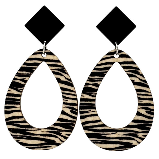 XL Statement Ohrringe Zebra Weiß 7,5 cm modern Holz Metall Damen Ohrstecker Damenohrringe Karma