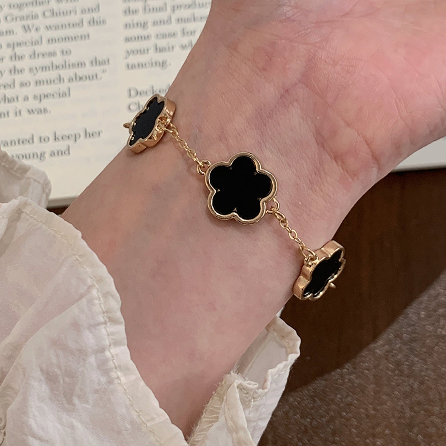 Armband Blume Gold Schwarz 17 cm Damenarmband Blumenarmband Karma