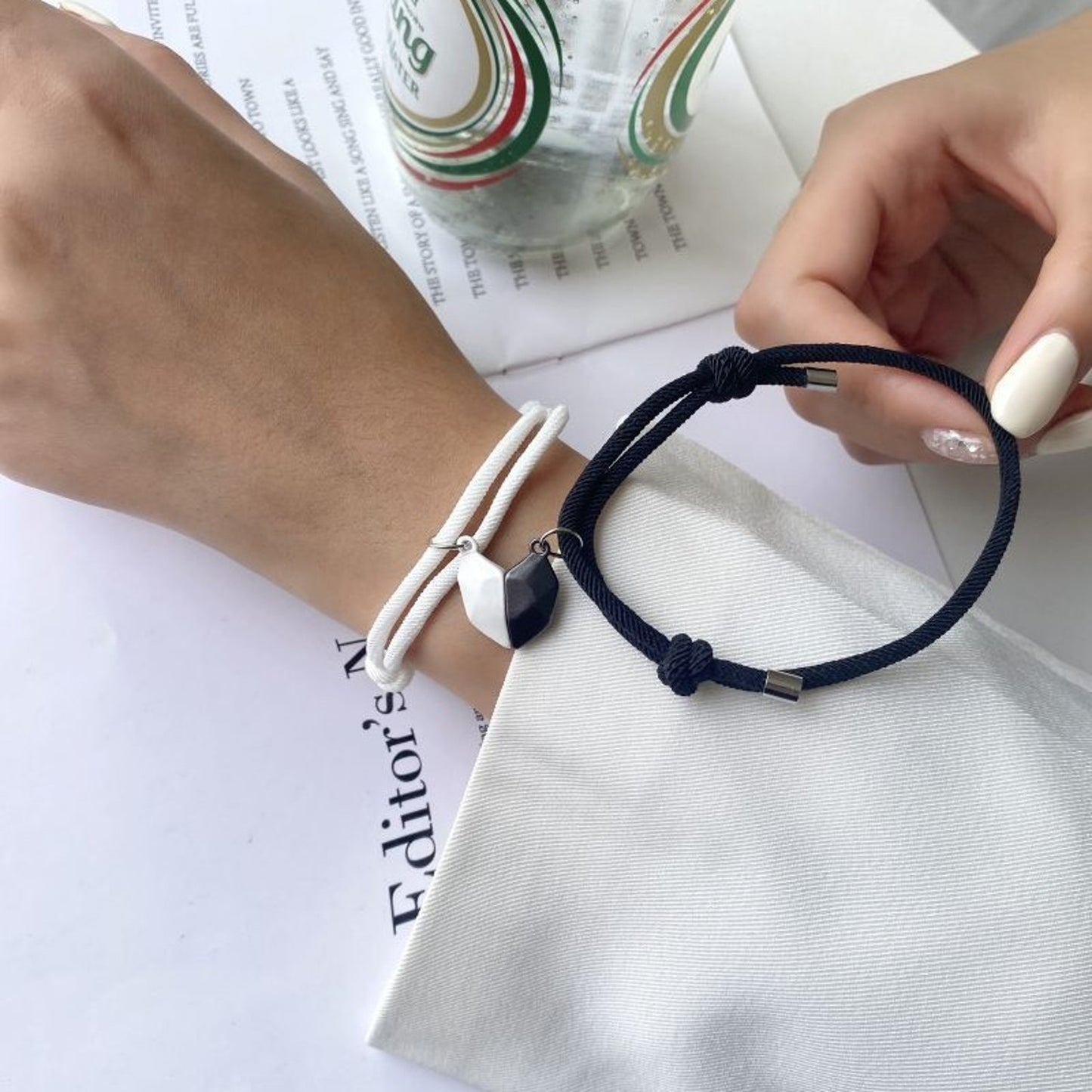 Freundschaftsarmbänder Herz Schwarz Weiß Textil magnetisch Armband Set Damen Karma