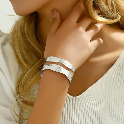 Armreif Damen Silber gehämmert 6 cm modern Damenschmuck Damenarmreif KARMA