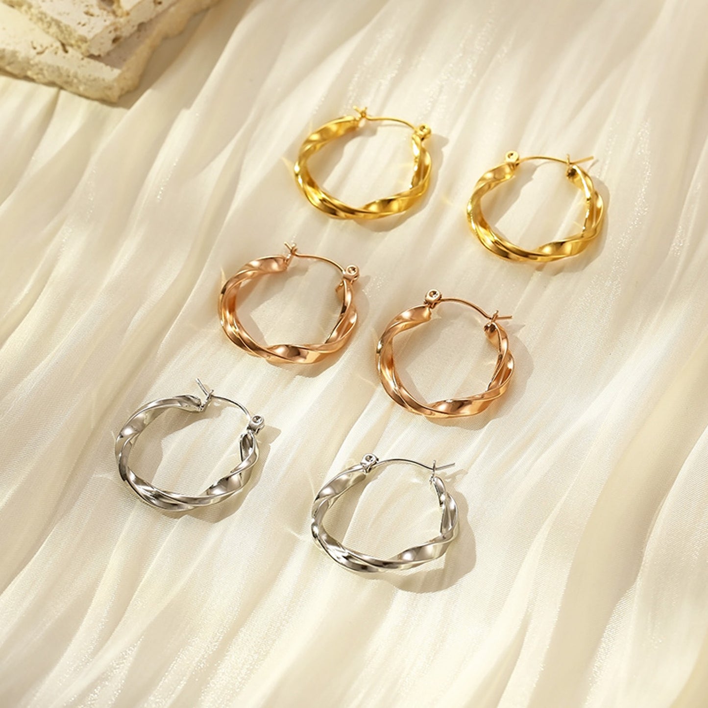 Creolen gedreht Silber Edelstahl PVD beschichtet wasserfest hypoallergen