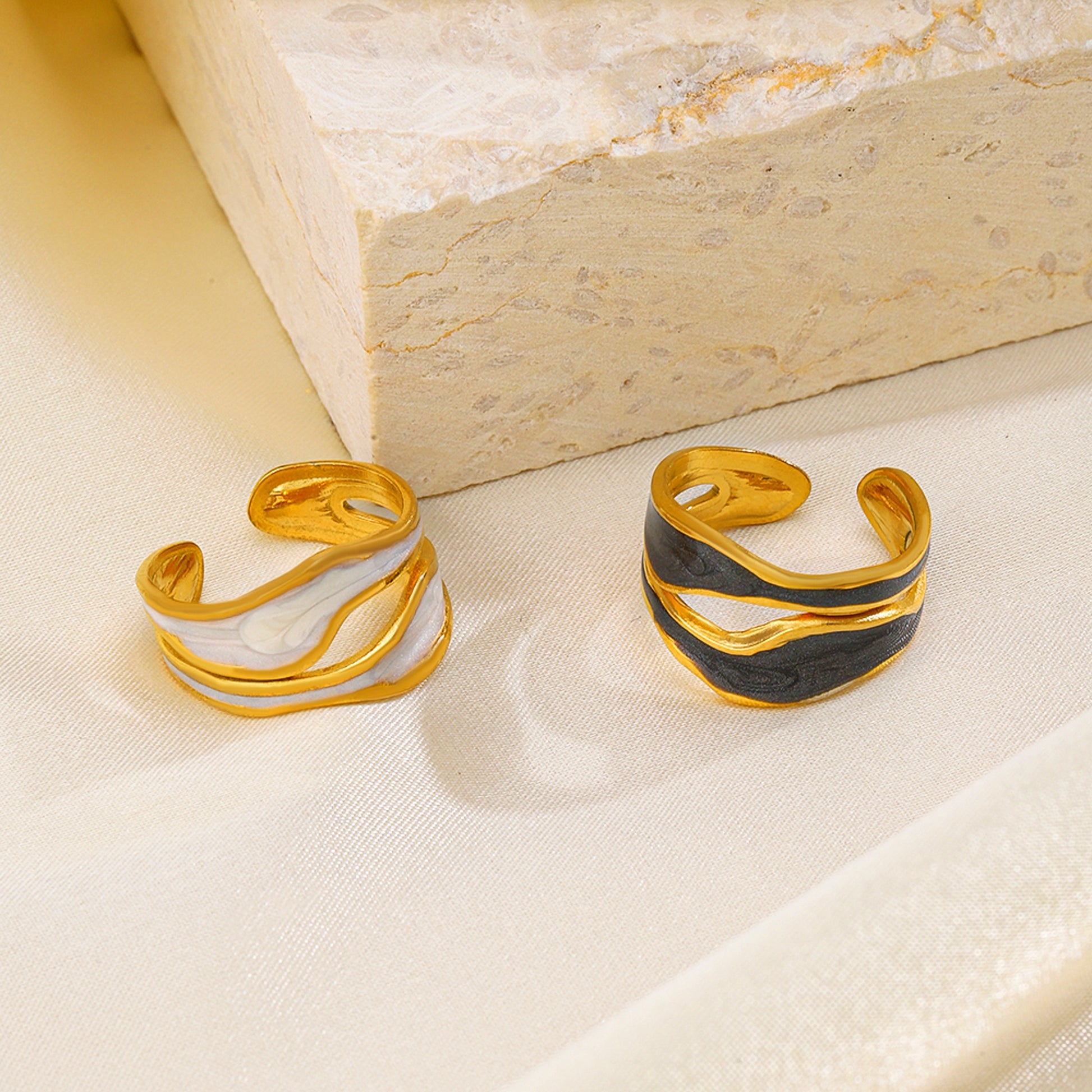 Damenring Edelstahl Gold Schwarz od. Weiß modern Ring Damen KARMA