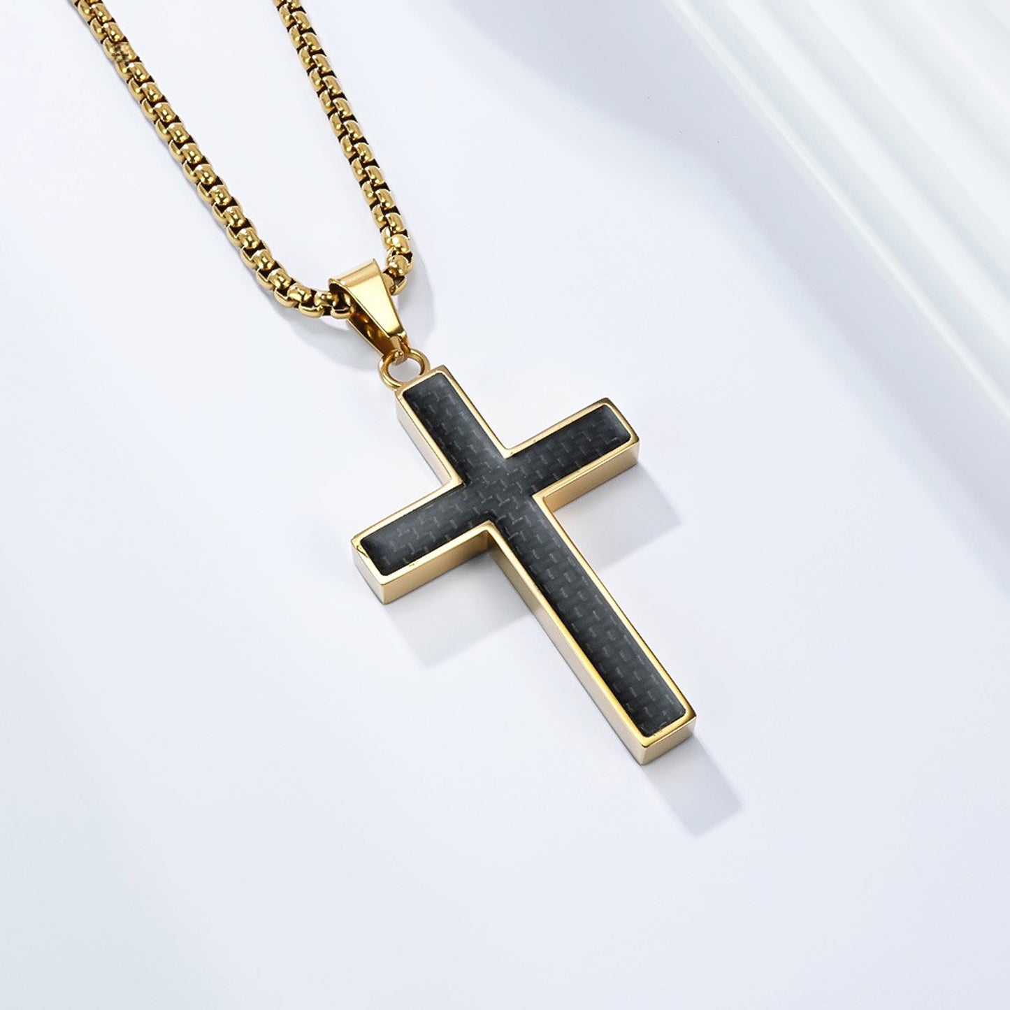 Halskette mit Kreuz Anhänger Herren Gold Titanstahl Carbon Herrenkette Kreuzkette Karma