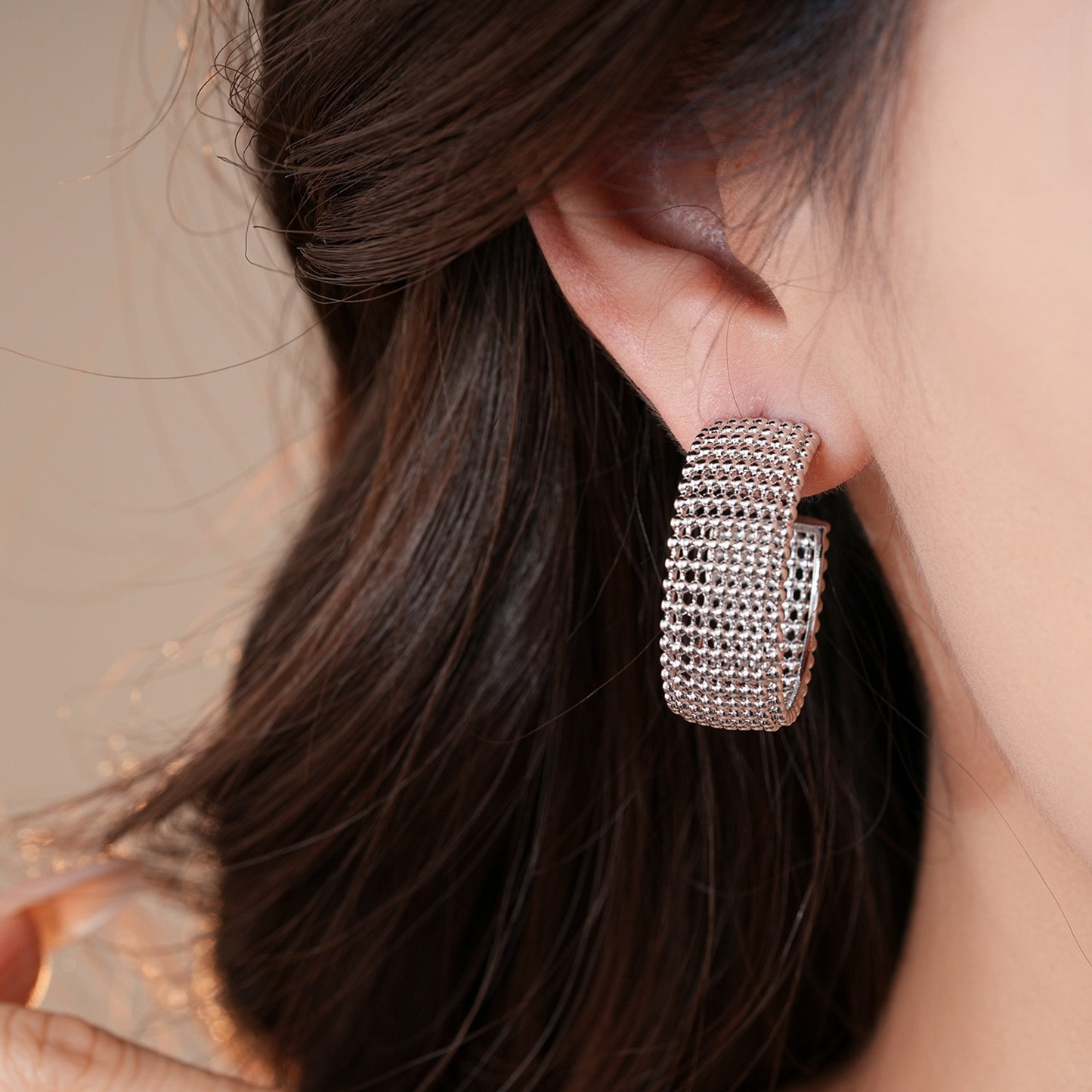 Große Creolen Silber modern 2,7 cm Damen Ohrringe KARMA