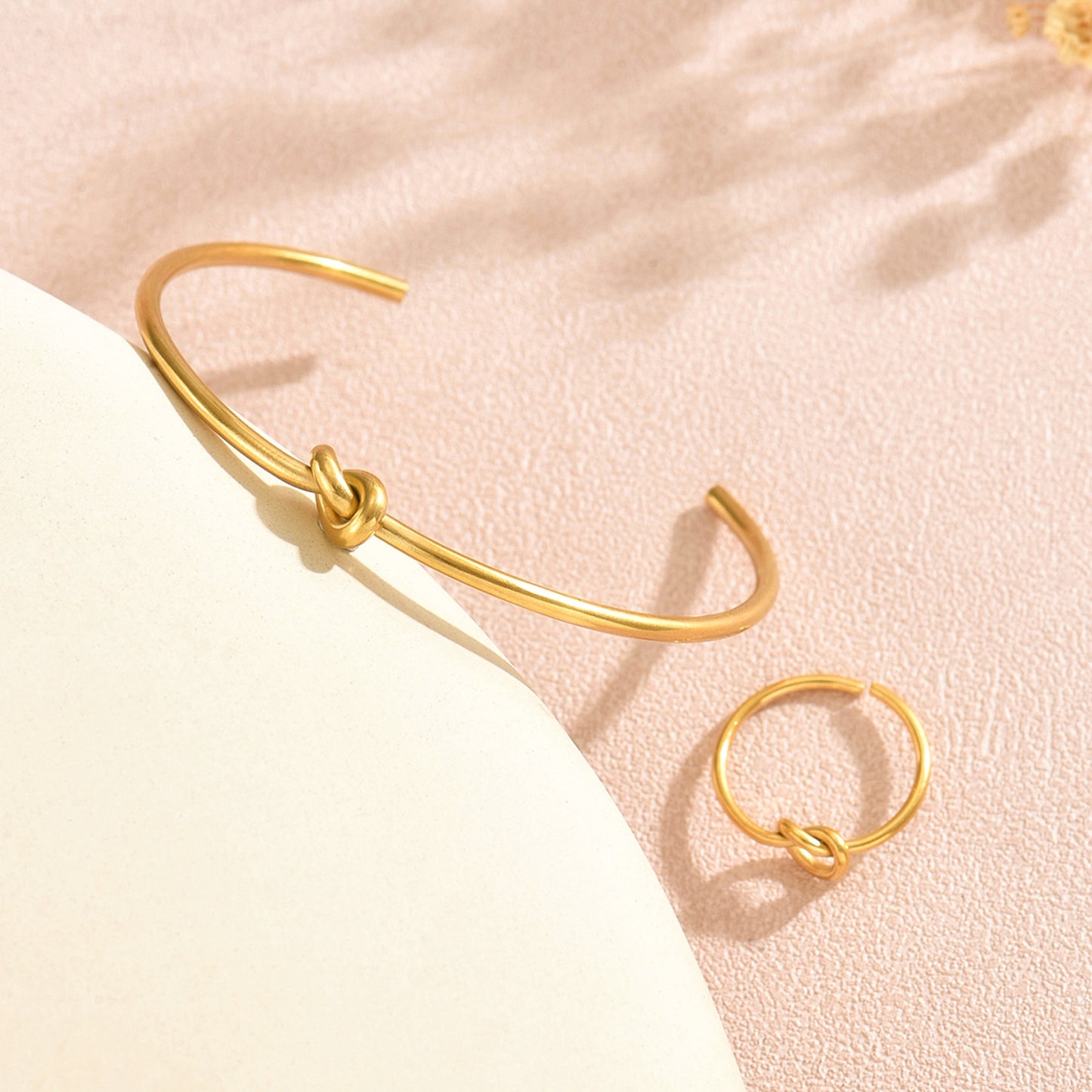 Schmuckset Gold Knoten Armband und Ring Edelstahl wasserfest hypoallergen rostfrei Karma