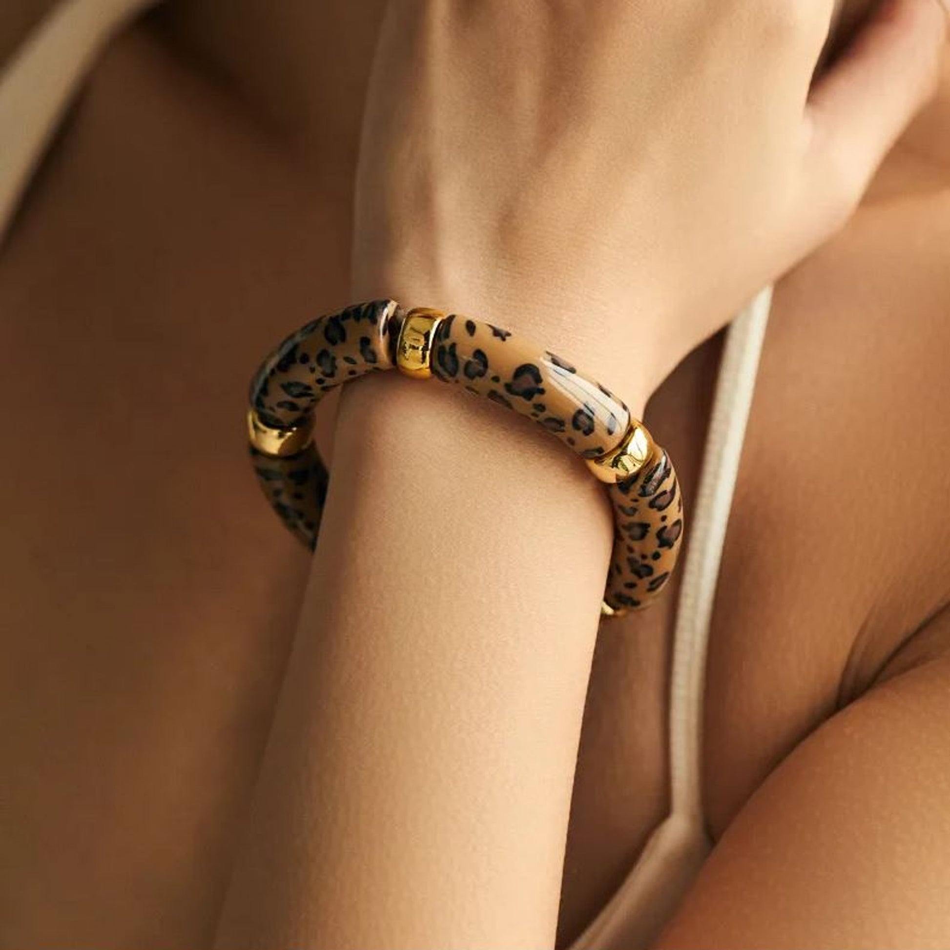 Armband Acryl Leo Bernstein vers. Farben modern dehnbar KARMA