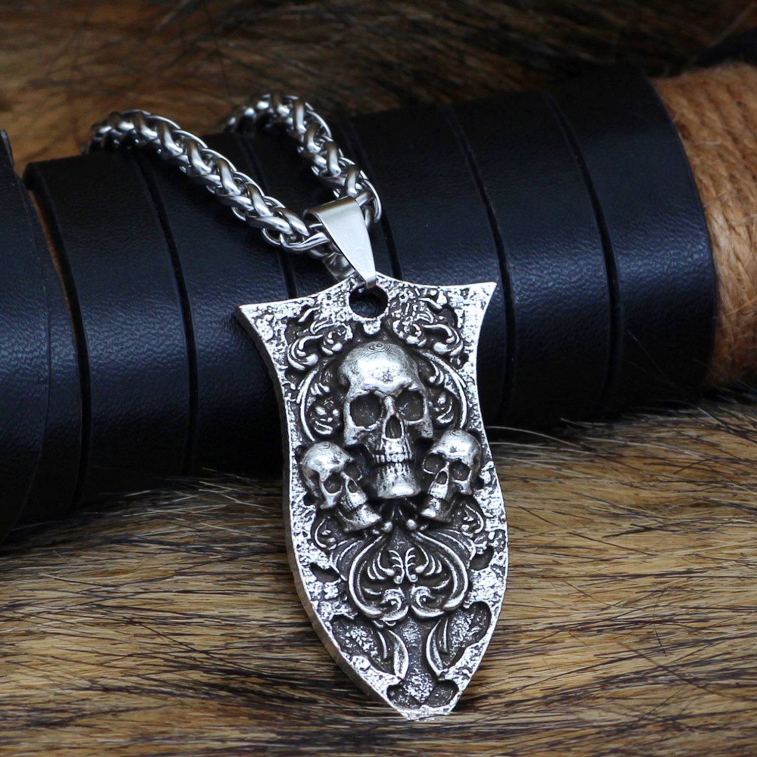 Halskette Totenkopf Anhänger 60 cm Herren Kette Karma