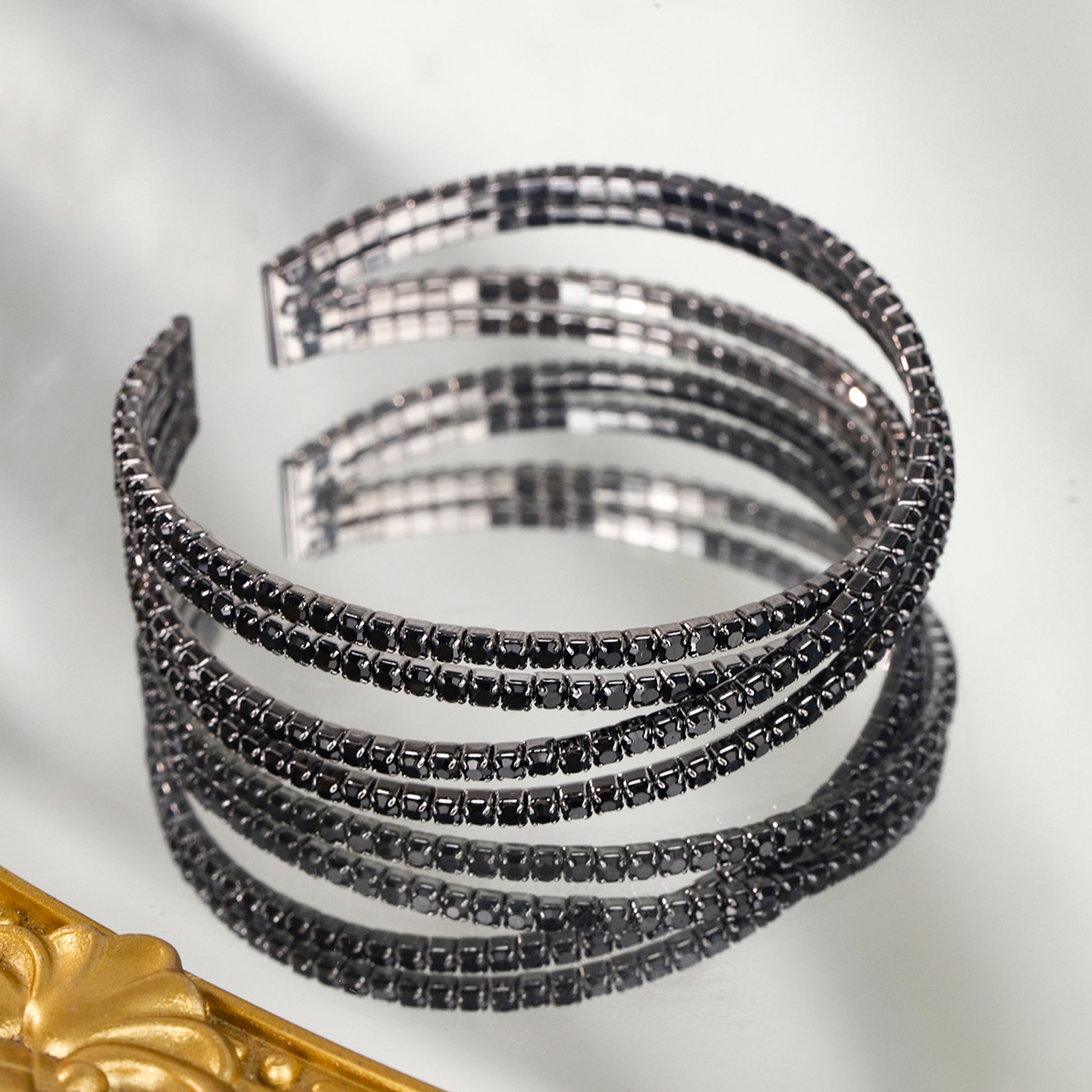 Damen Strass Armreif schwarz glitzernd KARMA