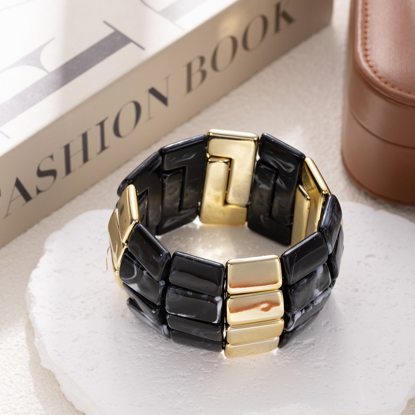 Breites Armband Damen Acryl vers. Farben modern dehnbar KARMA