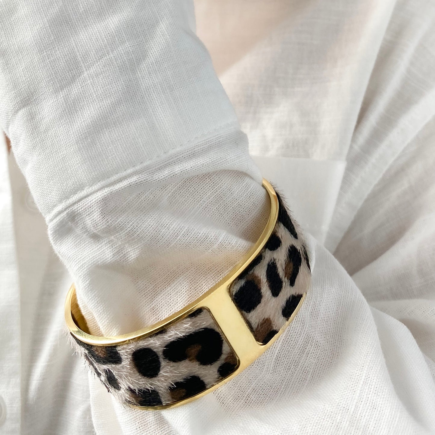Armband Leo Print Gold Edelstahl Kunstfell Damenarmband KARMA
