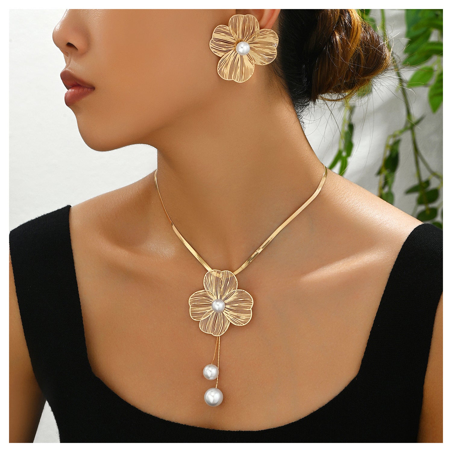 Schmuckset Blume Gold Halskette Ohrringe Statementkette modern Karma