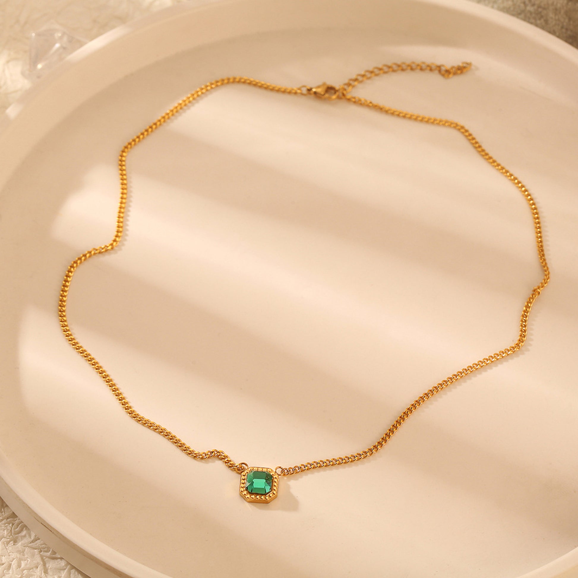 Damenhalskette mit Stein Anhänger Edelstahl Silber od. Gold modern Kette KARMA