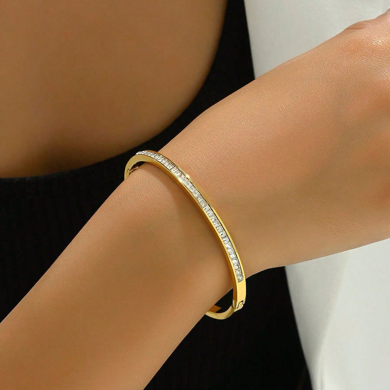 Armreif Edelstahl Gold mit Kristallen KARMA