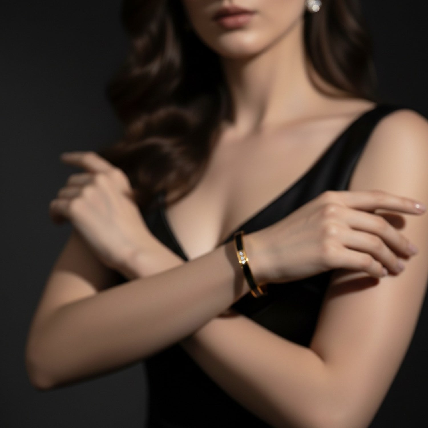 Armreif Gold Schwarz Edelstahl vergoldet Damenarmreif wasserfest hypoallergen Karma