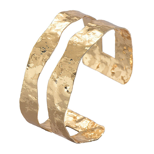 Armreif gehämmert Gold Karma