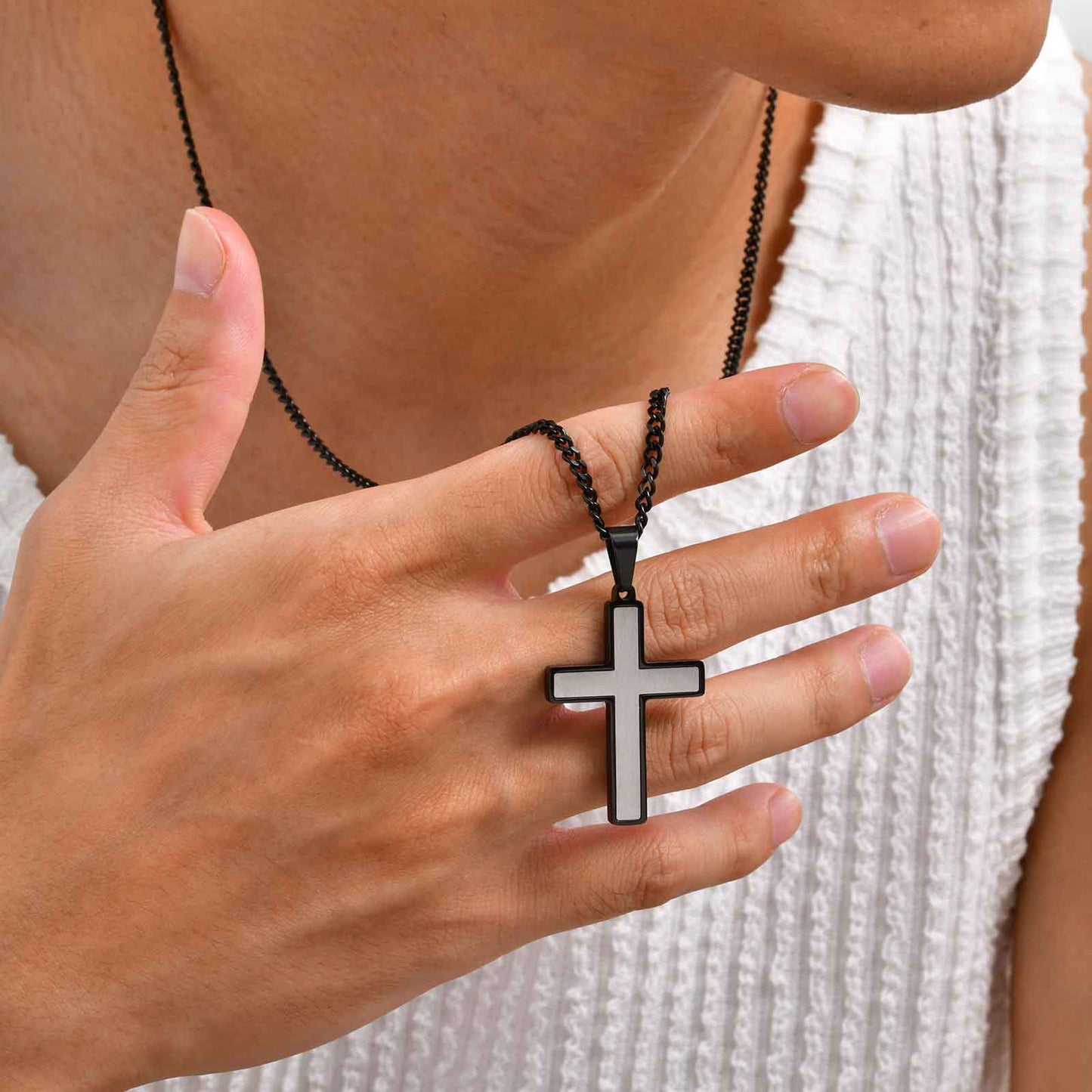 Halskette Herren Kreuz Silber Schwarz Edelstahl PVD beschichtet wasserfest hypoallergen