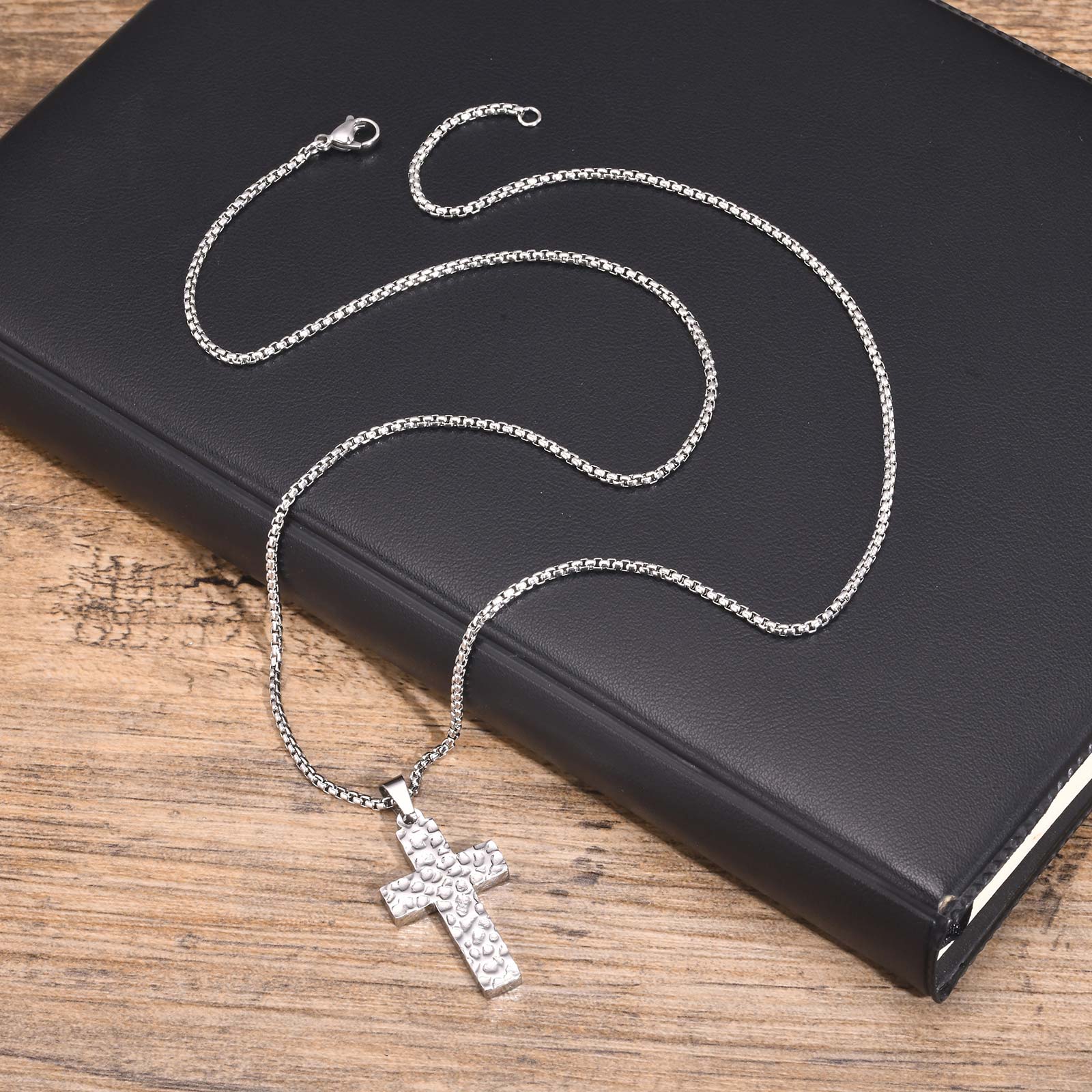Halskette Herren mit Kreuzanhänger in Silber oder Schwarz KARMA