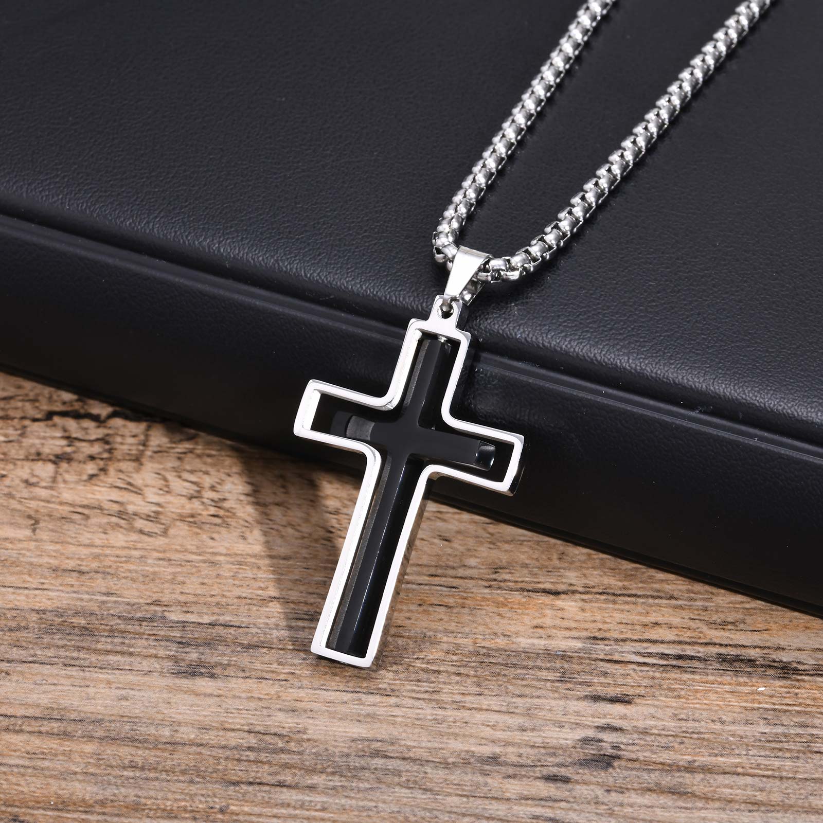 Herrenkette mit Anhänger Kreuz schwarz oder silber KARMA