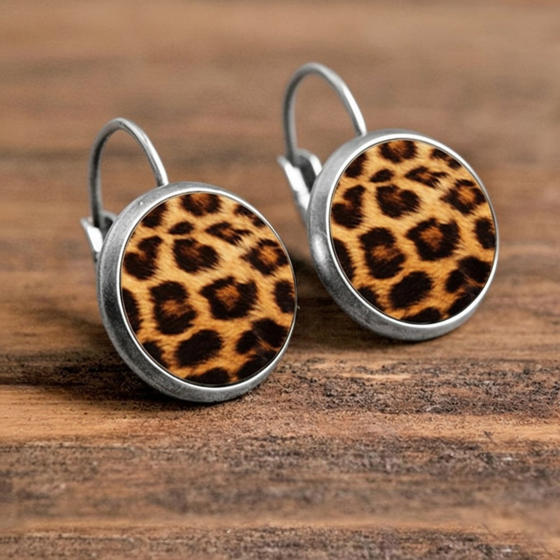 Ohrringe Leo rund Damen 2 cm modern Damenohrringe KARMA