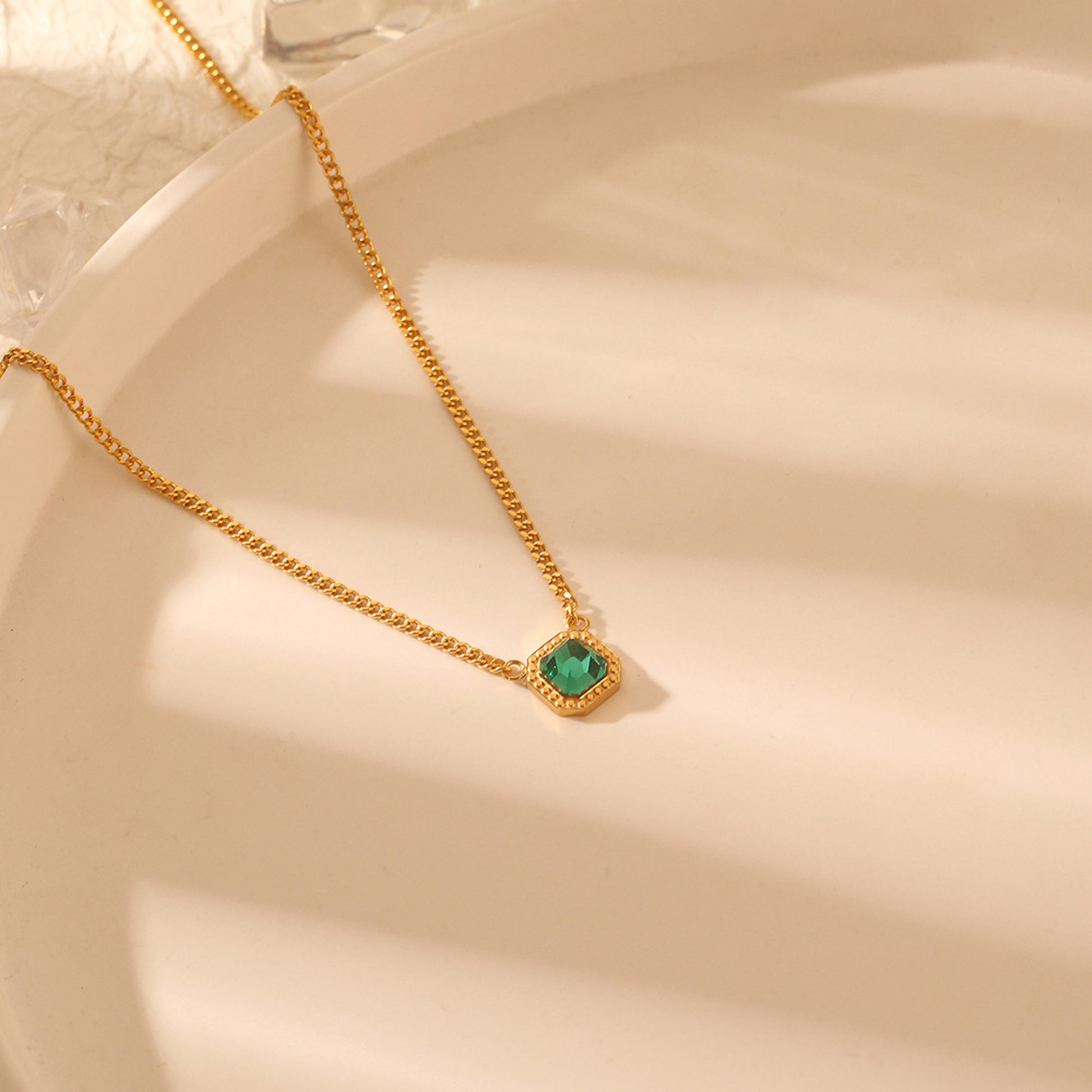 Damenhalskette mit Stein Anhänger Edelstahl Silber od. Gold modern Kette KARMA