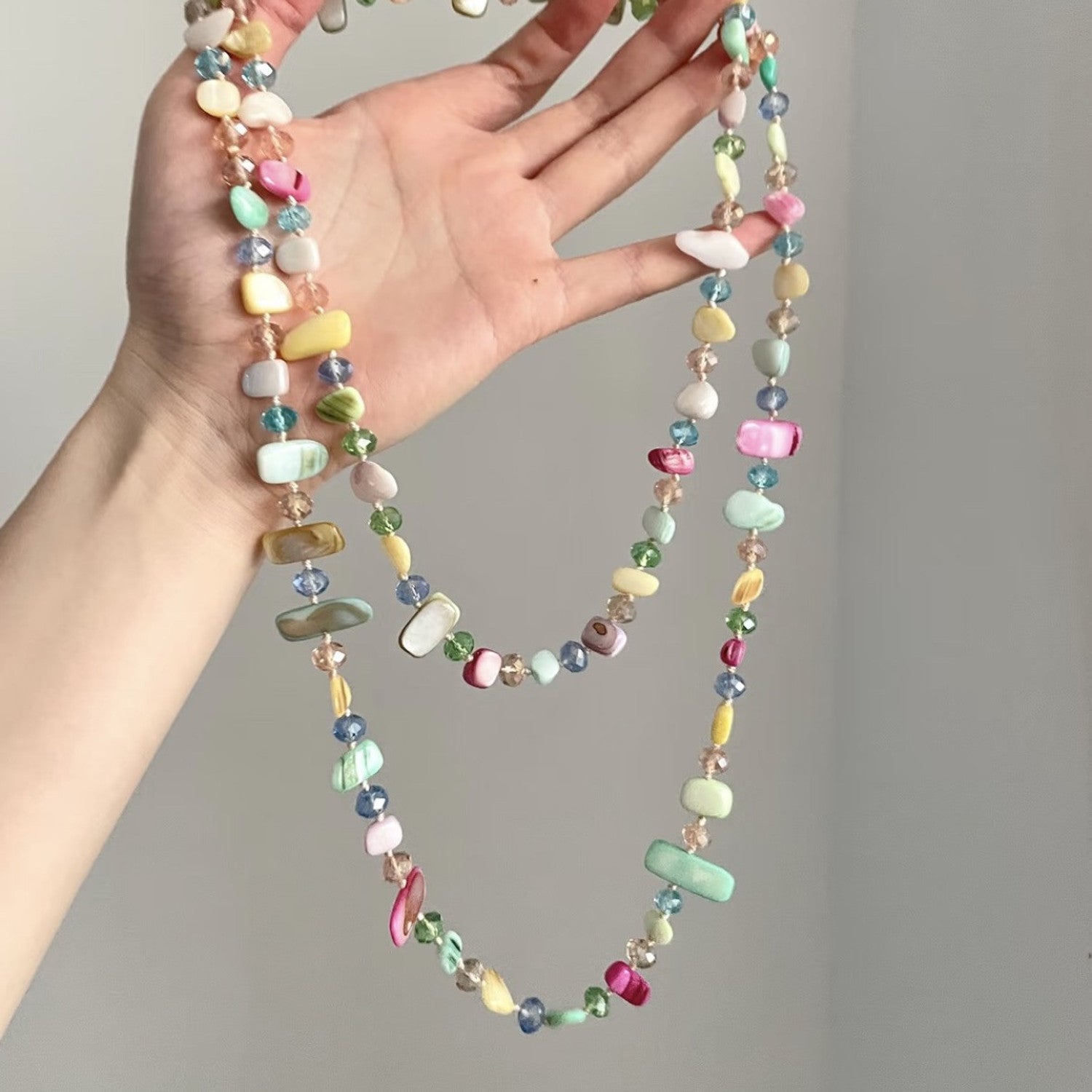 Lange Halskette bunt 118 cm Kristalle Natursteine modern Damen Kette Karma
