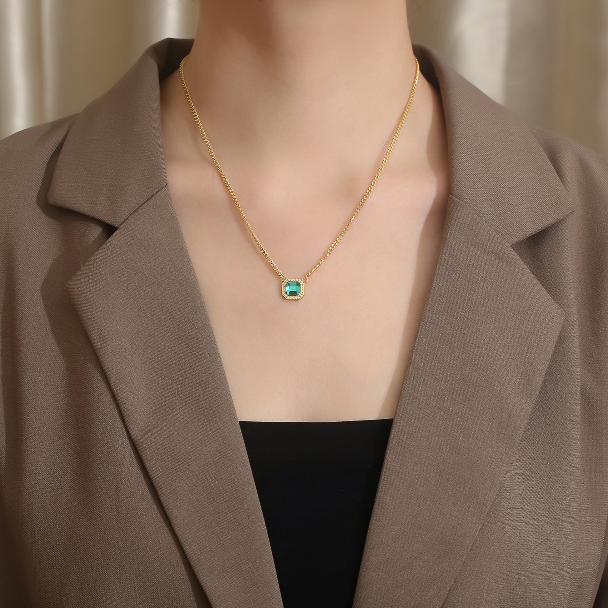 Damenhalskette mit Stein Anhänger Edelstahl Silber od. Gold modern Kette KARMA